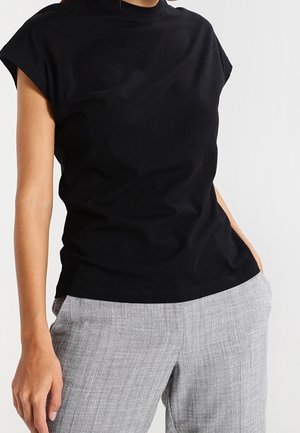 Basic T-shirt - black