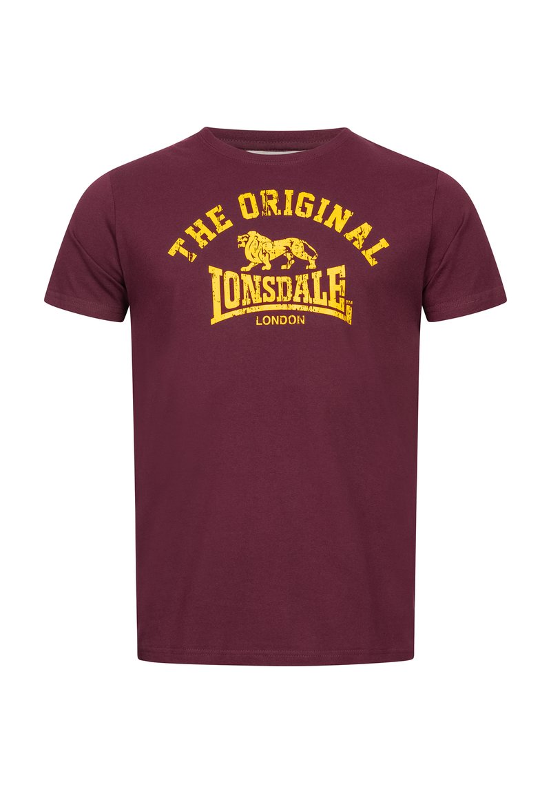 Tricou din bumbac bordeau, cu un print grafic galben ce include textul "THE ORIGINAL LONSDALE LONDON" și o ilustrație cu un leu. Mâneci scurte.