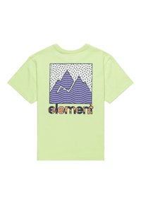 Camiseta de algodón verde claro con un gráfico de montaña púrpura enmarcado en un recuadro de puntos, que presenta la palabra "elemento" en una fuente multicolor abajo.