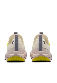 On CLOUDLEAP - Baskets basses - ivory   orchid
