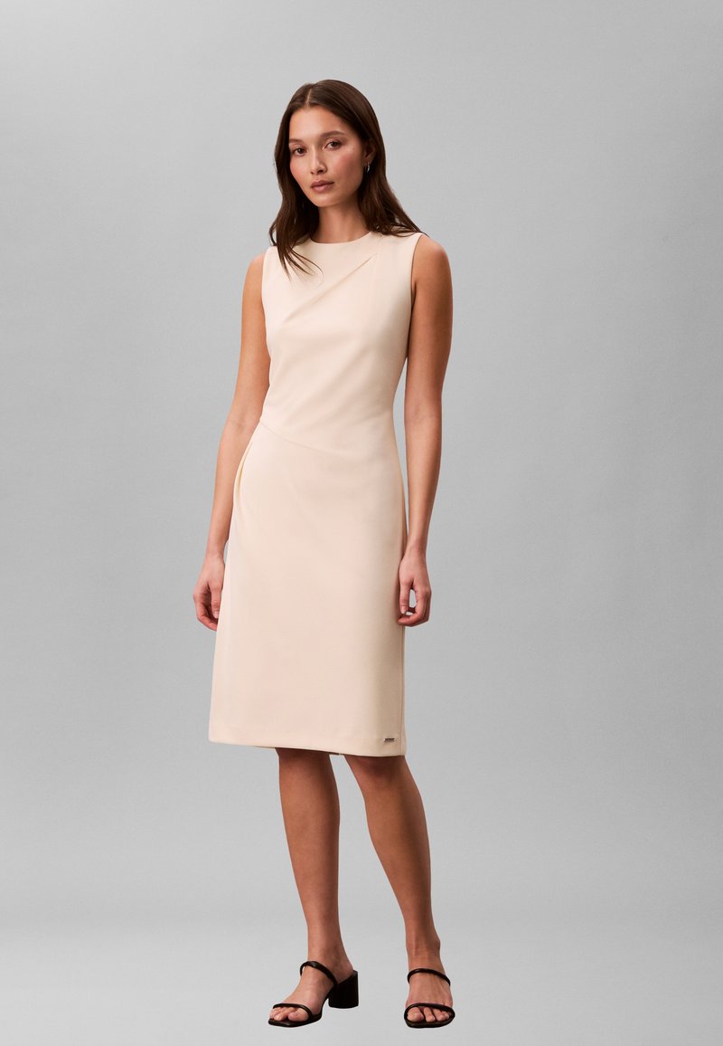Calvin Klein KNEE LENGTH DRESS - Shift dress - calico/off-white - Zalando.ie