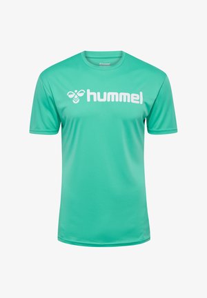 Turkis Hummel sports t-shirt lavet af glat syntetisk materiale, med rund hals og med et markant hvidt logo foran.