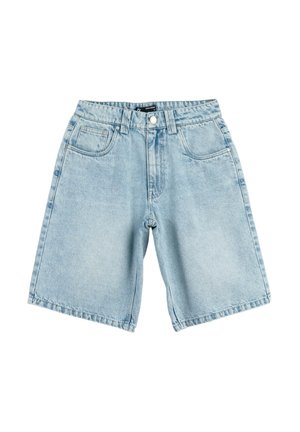 Jasnoniebieskie szorty dżinsowe z zapięciem na guzik i zamek błyskawiczny, szlufkami na pasek, kieszeniami z przodu i z tyłu oraz luźnym krojem.