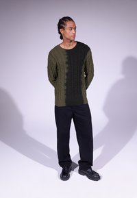 YOURTURN UNISEX - Jumper - olive/black