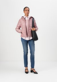 TOM TAILOR DENIM LIGHTWEIGHT PUFFER JACKET - Lett jakke - bristly rose