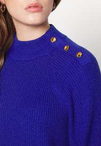 Vero Moda Petite Stickad tröja - blue