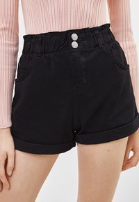 Bershka Shorts vaqueros - black