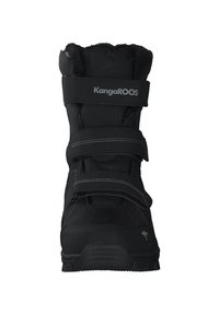 Schwarzer Winterstiefel aus Stoffobermaterial, mit Futter aus Fell und zwei verstellbaren Klettverschlüssen. Verfügt über eine strukturierte Sohle für besseren Halt und ein Logo-Element.