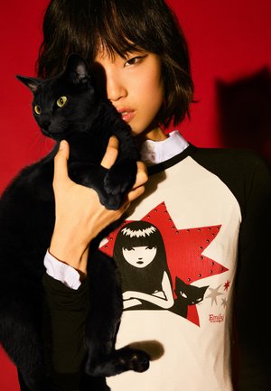 Bershka EMILY THE STRANGE PRINT - Langærmet T-shirt - white