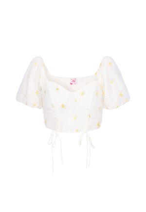 Witte cropped blouse met pofmouwen, geel-wit madeliefjesprint, vierkante halslijn en twee voorste aantrekkoorden.