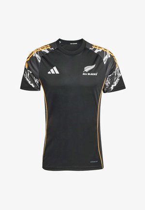 Čierny atletický dres s krátkymi rukávmi, s žltými akcentmi a vzorovaným dizajnom na pleciach. Vyrobený z materiálu, ktorý odvádza vlhkosť.