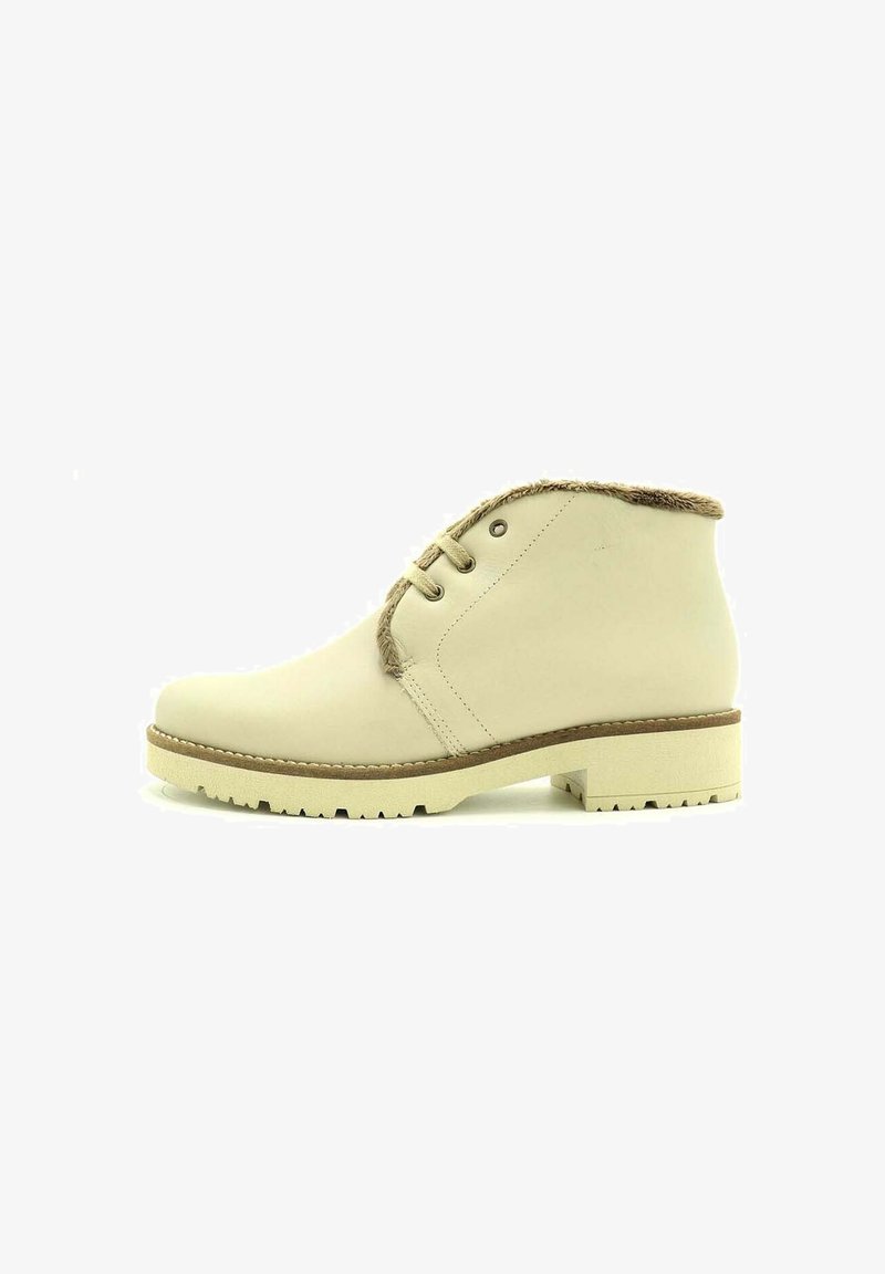 Botines de cuero beige con un cuello de textura suave, punta redonda y suela de goma con un tacón bajo de bloque y diseño de cordones.