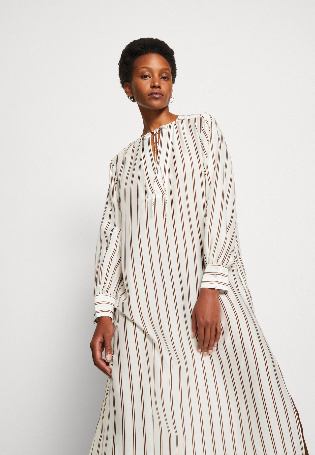 RELAXED CAFTAN