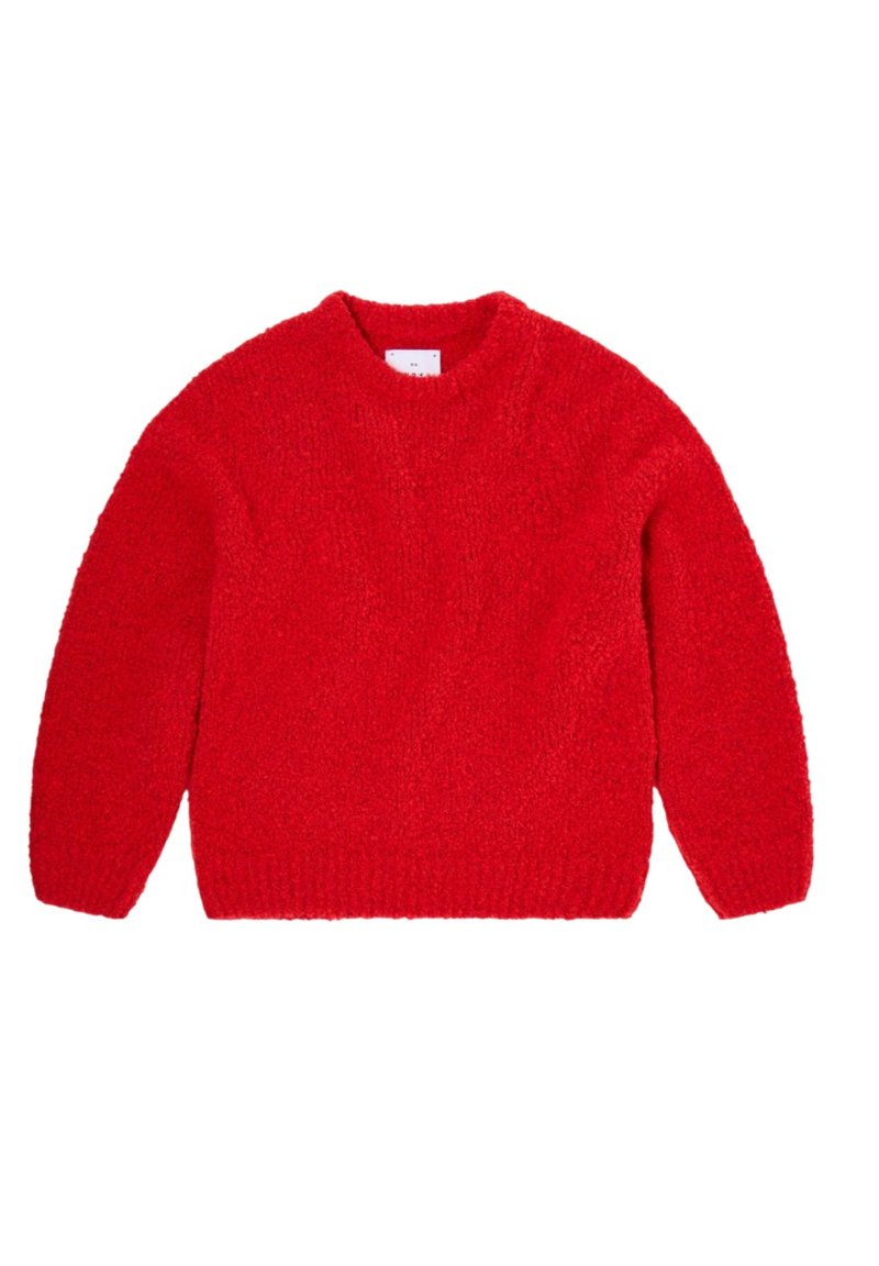 Κόκκινο πλεκτό πουλόβερ με υφή, μακριά μανίκια και ριμπά μανσέτα, λαιμό και ποδιές, απλωμένο σε άσπρο φόντο.