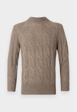 Maglione lavorato a maglia marrone con collo a girocollo a coste, motivo a trecce testurizzate e polsini e orlo a coste. Tessuto morbido e caldo.