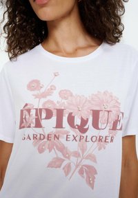 Greenpoint - T-shirt z nadrukiem