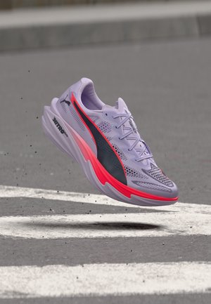 Puma DEVIATE NITRO ELITE - Chaussures de running sur route - light lavender/ultra red/inky depths