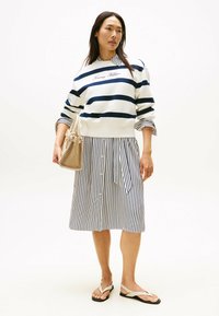 Tommy Hilfiger SCRIPT - Sweatshirt - ivory silk dark night navy stp