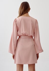 TUSSAH TORI - Denné šaty - rose
