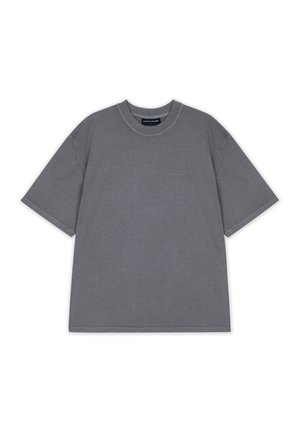 Grijze katoenen T-shirt, korte mouwen, ronde hals, met een klein reliëflogo op de linkerkant van de borst. Gladde textuur, reguliere pasvorm.