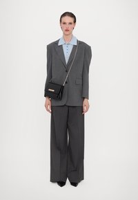 Love Moschino - SMART DAILY BAG - Cross body bag - black Thumbnail Image 1