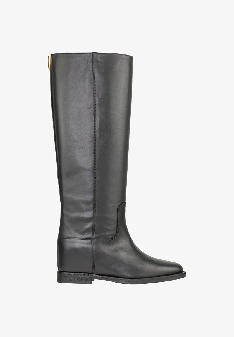 Stivale alto in pelle nera con una texture liscia, punta rotonda e suola piatta. Presenta un accento dorato nella parte superiore per un tocco di dettaglio.