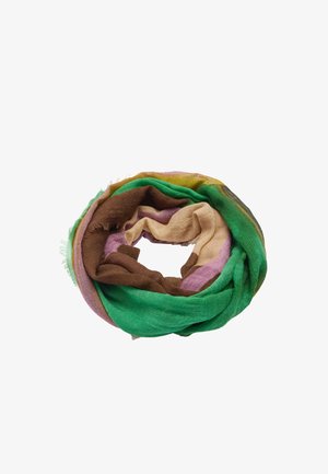 Wielobarwny miękki materiałowy szalik z zielonymi, brązowymi, beżowymi i purpurowymi sekcjami, luźno zwinięty w kształt koła na białym tle.