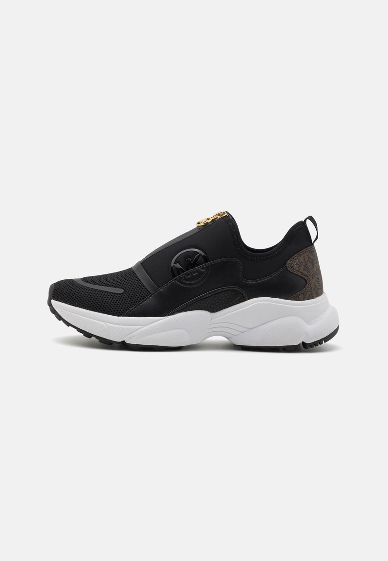 Sorte slip-on sneakers med mesh og syntetisk overdel, hvit mellomsåle, teksturerte detaljer og gull glidelås. Har logo på yttersiden.