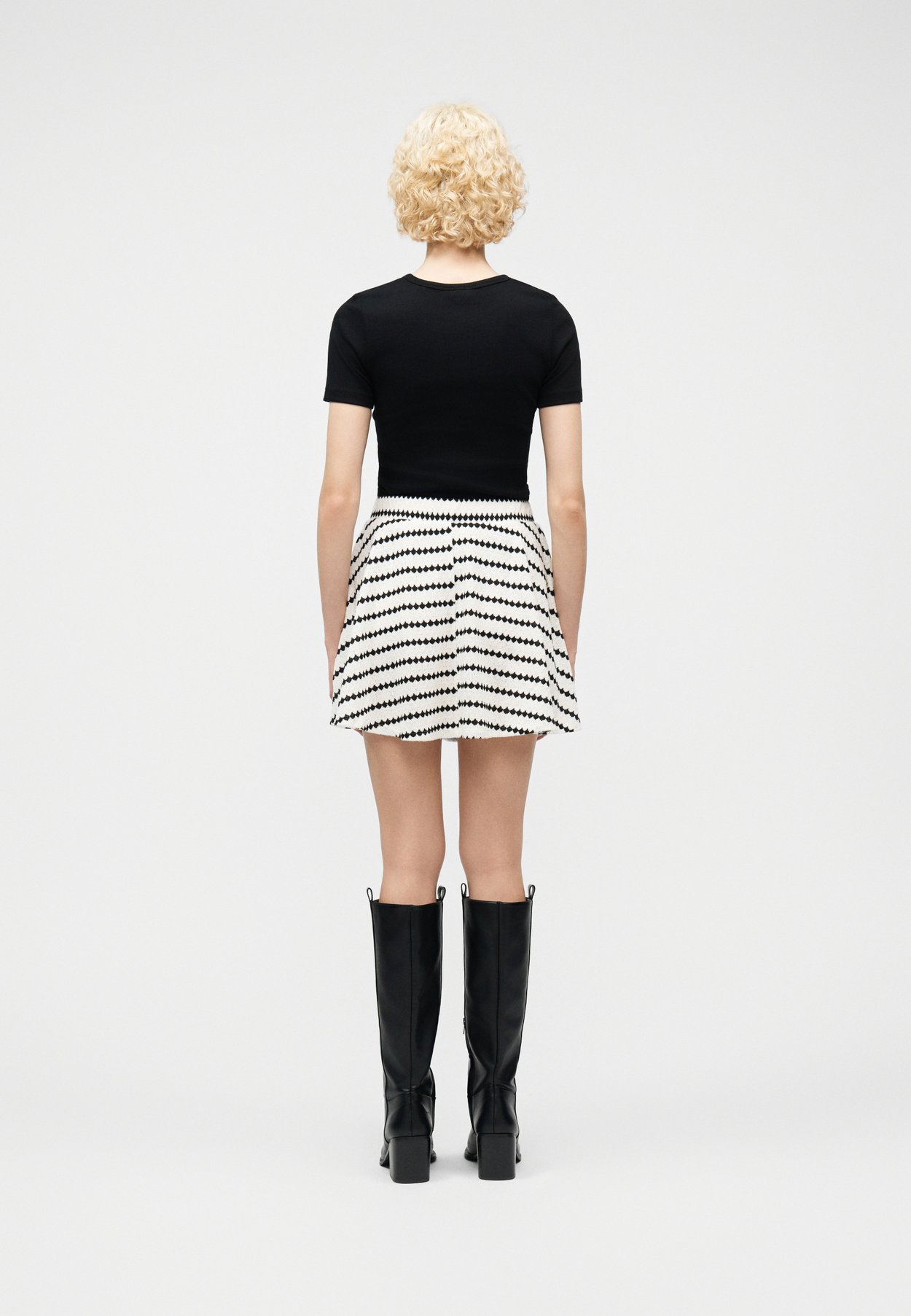 ONLEVA STRIPE SKATER SKIRT