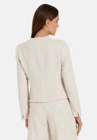 MADELEINE MIT FRANSENKANTEN - Blazer - pebble