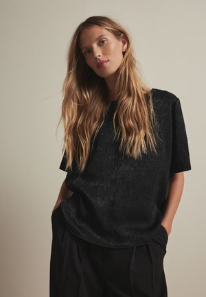 CRINKLE   REGULAR FIT - Bluse - black