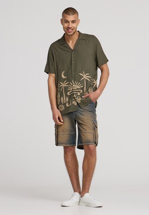 STAMPA SAFARI - Camicia - salvia