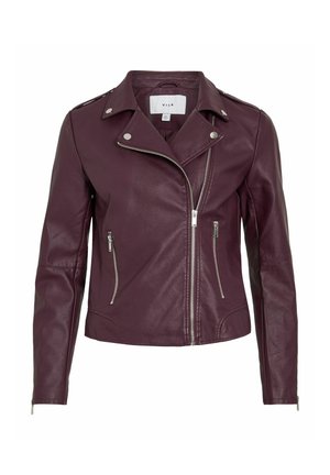 Chaqueta de motociclista de piel burdeos con cremallera asimétrica, solapas con botones a presión y bolsillos laterales con cremallera. Textura suave, diseño ajustado.