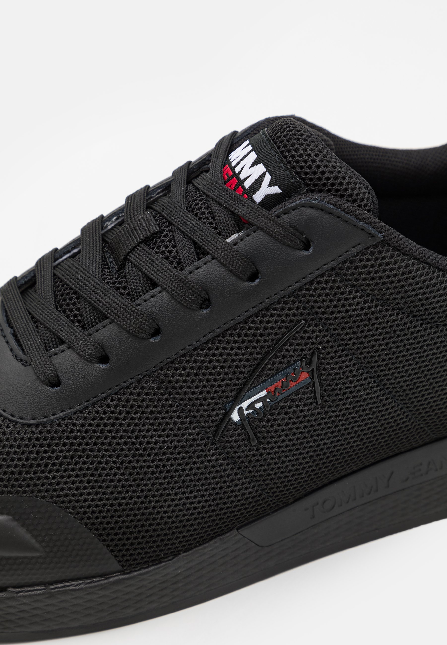 tommy flex runner