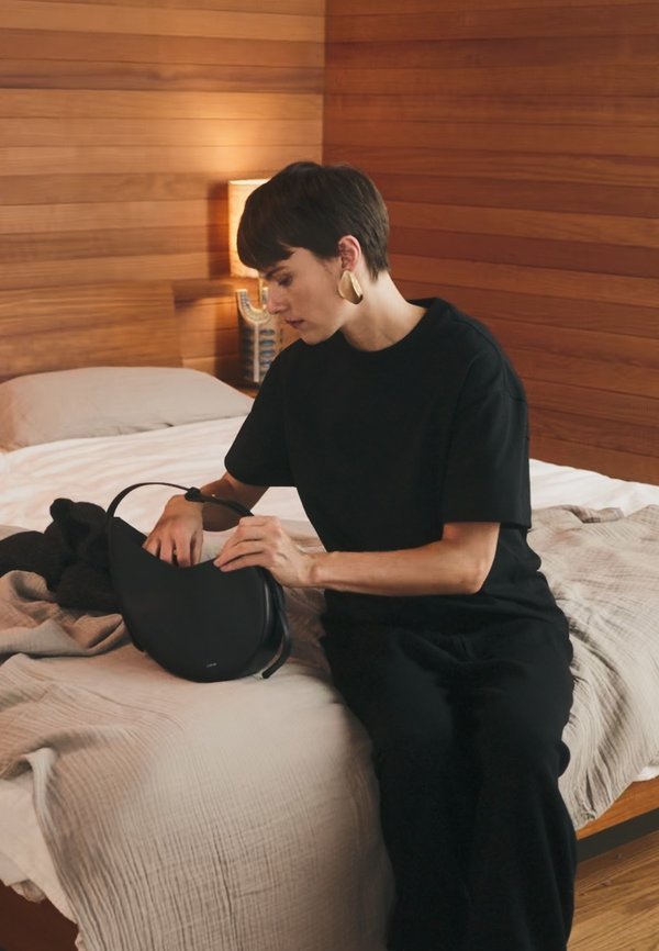 OVERSIZED TEE - Basic T-shirt3