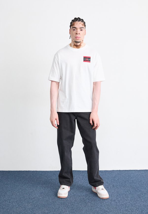 BRAND CREW - Print T-shirt2