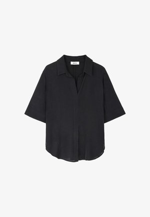 Schwarze kurzärmelige Bluse aus leichtem Stoff. Verfügt über einen klassischen Kragen und einen lockeren Schnitt mit abgerundetem Saum. Minimalistisches Design.