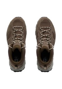 Stivali da trekking marroni con parte superiore in mesh e materiale sintetico, lacci silver, colletto imbottito e suola grigia resistente. Progettati per attività all'aperto.