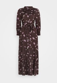 Dunkelbraunes Maxikleid mit langen Ärmeln, floralem Muster in Lila und Weiß, Kragen, Knopfleiste und Taillengürtel. Glatte Stoffstruktur.