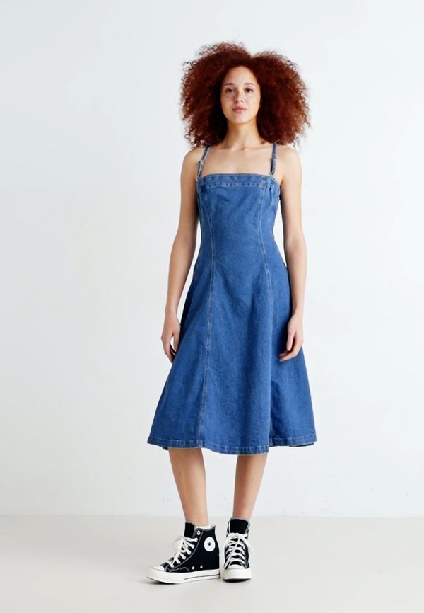 Denim dress - light wash3
