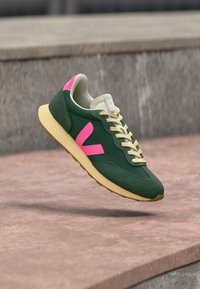 Δεν επιλέχθηκε, poker/sari