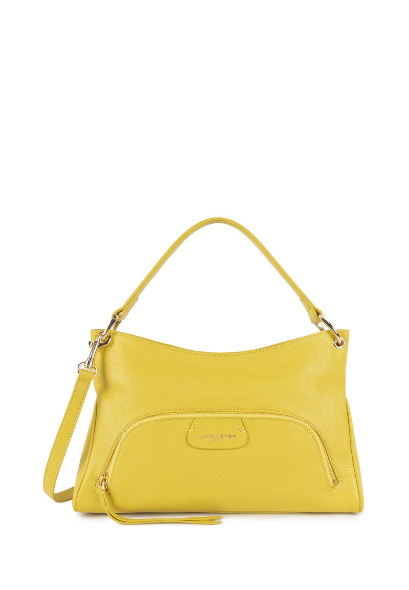 Borsa a tracolla in pelle gialla con design curvo, manico singolo e tracolla staccabile. Presenta una tasca frontale con zip e un sottile dettaglio con logo.