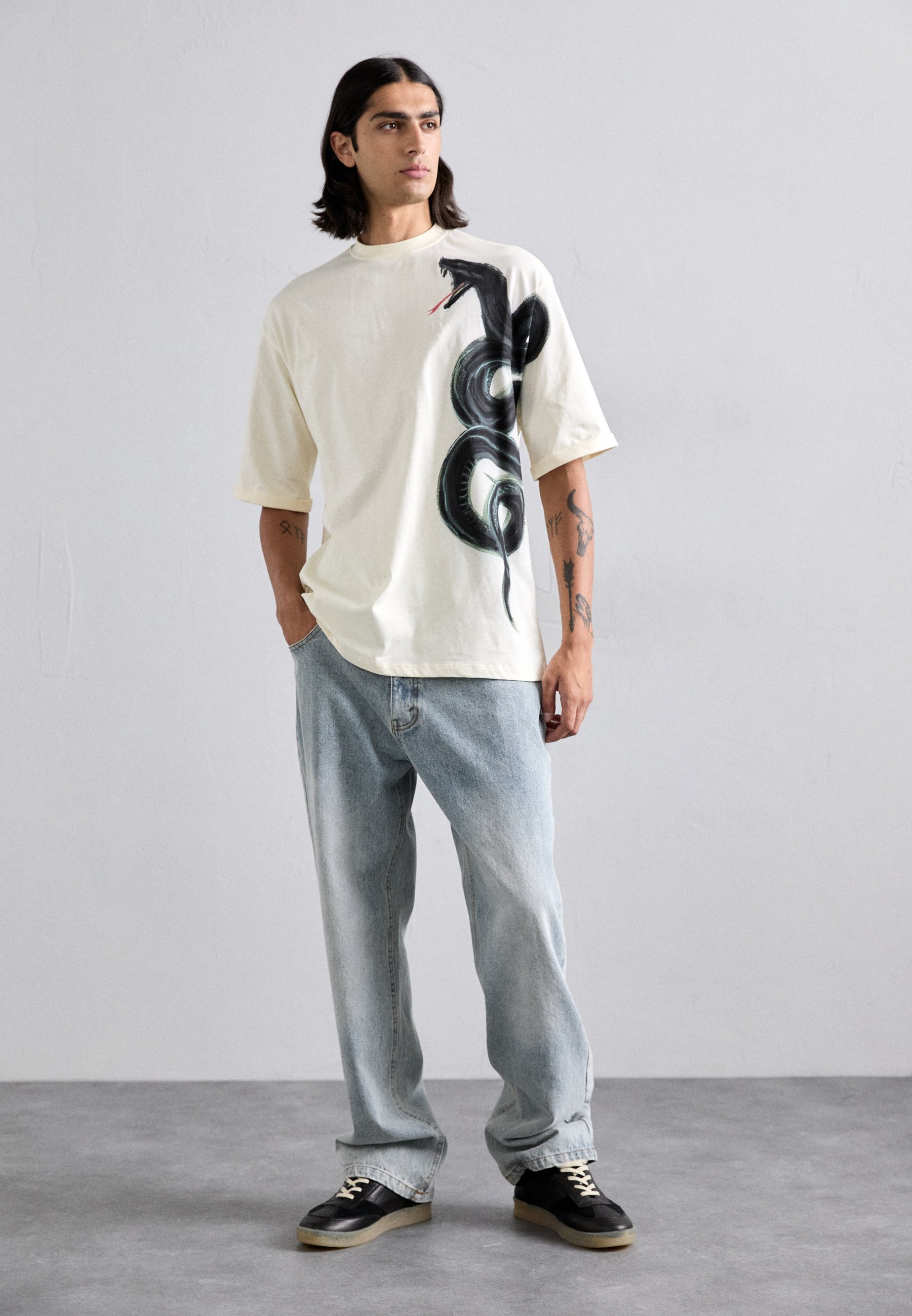 Roberto Cavalli PAINTED SNAKE COOL FIT - Print T-shirt - ivory/off