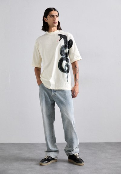Roberto Cavalli PAINTED SNAKE COOL FIT - Print T-shirt - ivory