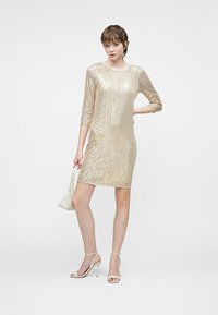 VILA VISPARKLING O NECK SHORT - Kokteiļkleita/ballīšu kleita - vanilla