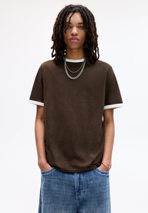 SHORT SLEEVE WITH CONTRAST  - T-Shirt basic - brown