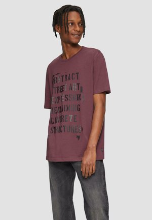 - T-shirt z nadrukiem