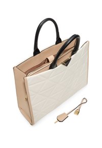 Quiltet hvid og beige tote bag med sorte håndtag. Har en klips i guldfarve og en aftagelig nøglering med en lås.