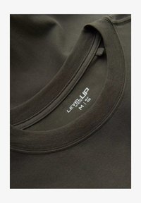 Non selezionato, dark green