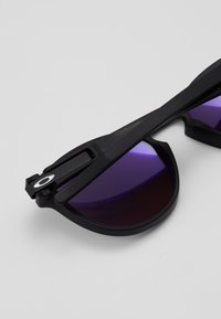 Oakley LATCH UNISEX - Solbriller - latch matte black /prizm violet